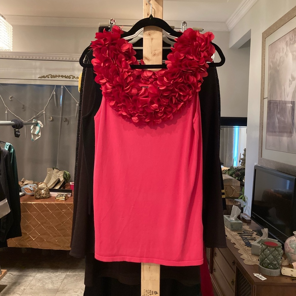 Minkas Size M Red Ruffled Sleeveless Tank Top